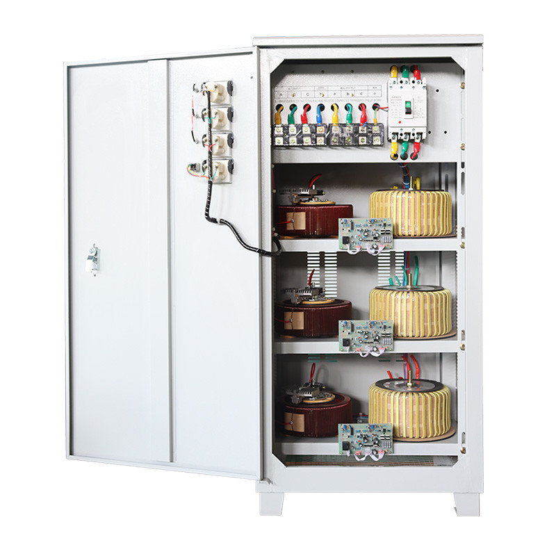 Venda de fábrica Estabilizador de tensão de três fases 40KVA Servo AVR de três fases Regulador automático de tensão 380V 415V 400V